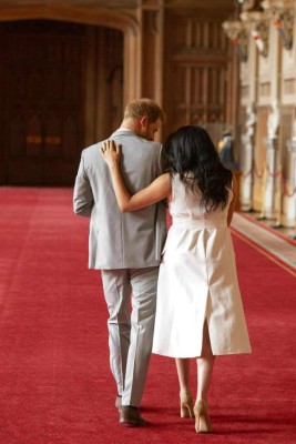 Fotos: Momento en que Meghan y Harry presentan a su bebé