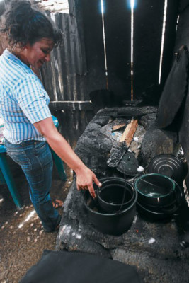 ENEE atribuye altos cobros a moras y errores de medición