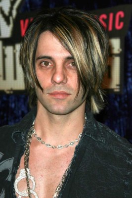 Criss Angel publica controversial mensaje contra Belinda