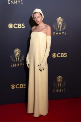 Con alas negras, esmoquin o trajes llamativos: Los mejor vestidos de los Emmy 2021