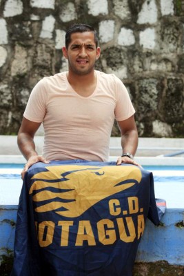 Lucas Gómez: 'Hay que dejar la vida en el clásico”