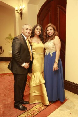 La fiesta prom de Saint Raphael's School