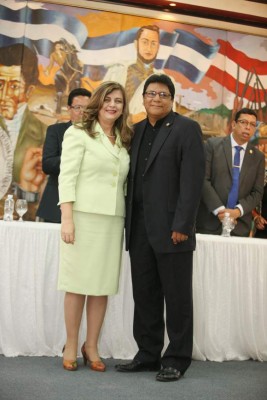 Distinguen a docentes de la Universidad Pedagógica