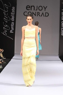 Transparencias, guipur y sedas en la pasarela