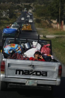 Veraneantes regresan a la capital hondureña