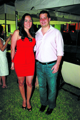 Mucha dicha a los novios