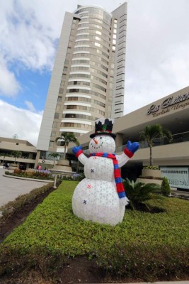 La capital de Honduras se engalana en vísperas de Navidad