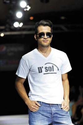 Consienta sus ojos con mucho estilo y glamour