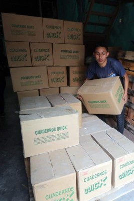 Quick entrega cinco mil cuadernos para la campaña Maratón del Saber