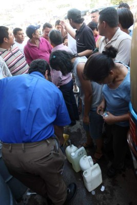 Gasolina superior bajará 1.21 lempiras a partir del lunes