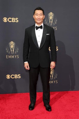 Con alas negras, esmoquin o trajes llamativos: Los mejor vestidos de los Emmy 2021