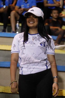 Aficionadas derrochan belleza y sensualidad en la jornada 11 del Clausura