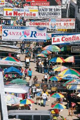 Empresarios exigen seguridad y control de competencia desleal