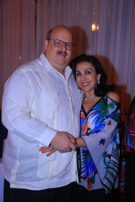 Ruth Marie de Sabillón llegó a las cinco décadas entre abrazos y sorpresas