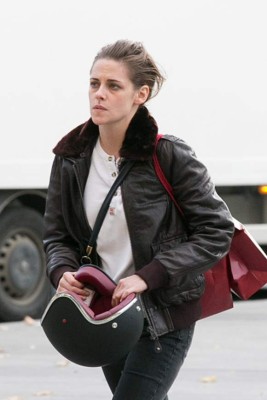 La actriz Kristen Stewart luce irreconocible