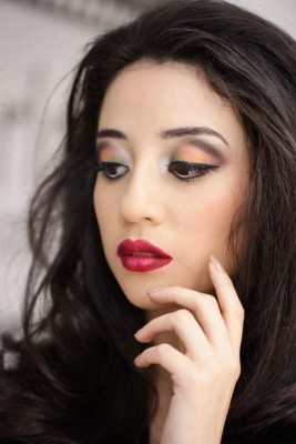 Dosis de color para unos labios sensuales y ojos de impacto