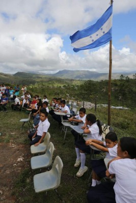 Llega atención médica para los niños de la Escuela El Zurzular