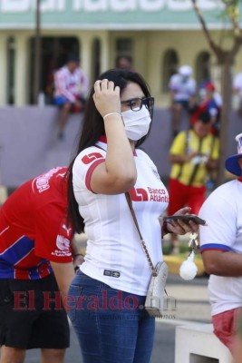 FOTOS: Bellas aficionadas visitaron el Morazán para disfrutar la final