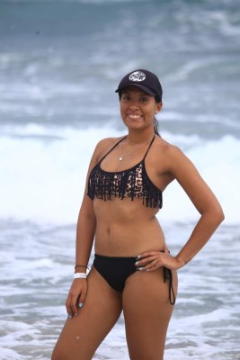 Bellas hondureñas cierran con broche de oro Semana Santa en las playas del norte
