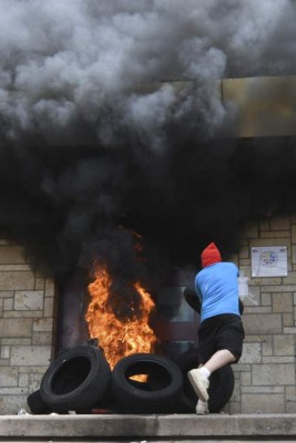 Estas imágenes delatan a joven detenido por quema de Embajada de EEUU en Honduras