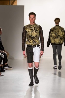 Texturas, cortes e historia en la pasarela de Guillermo Irías