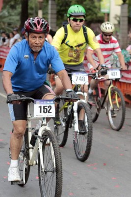 Lista de participantes en 3ra Vuelta Ciclística