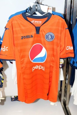 Equipos hondureños presentaron su nueva piel