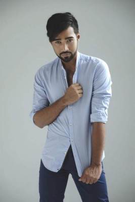 'De niño miraba las pasarelas y decía 'algún día yo estaré ahí'': joven hondureño se abre paso en el modelaje en Barcelona