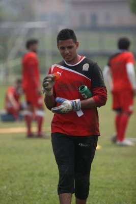 El isleño Edrick Menjívar perseveró para agarrar un cupo en el marco de Olimpia