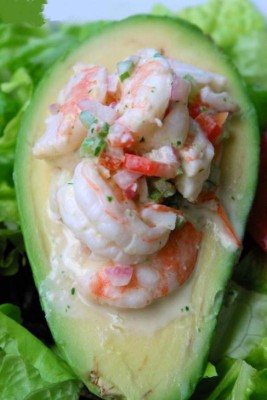 Te enseñamos a preparar unos deliciosos aguacates rellenos con camarones
