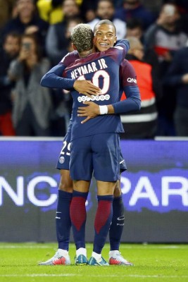 ¿Cuál es el salario mensual de Neymar en el PSG?, una revista alemana lo revela