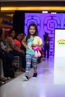 Ternura a flor de piel en la semana de la moda infantil en Tegucigalpa