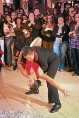 Tonifique su cuerpo al ritmo de salsa