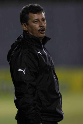 Selección de Honduras ante Costa Rica debe cambiar de sistema y de piezas