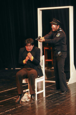 Teatro Memorias y Caja Negra en el Manuel Bonilla