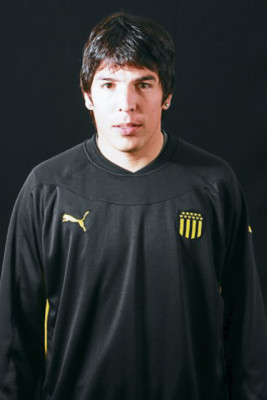 Olimpia contrata uruguayo que jugó en Peñarol y Cagliari