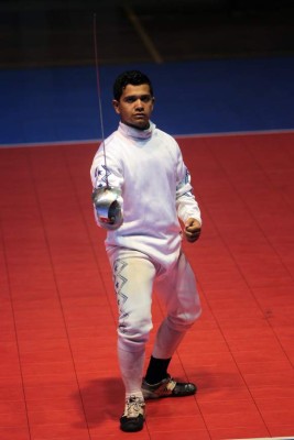 Los esgrimista ya empuñan sus armas