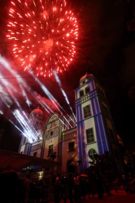Un festejo lleno de luz y talento para honrar a Suyapita