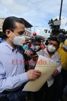 FOTOS: Sin pronunciar palabra, así llegó Marco Bográn a la Atic