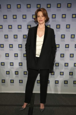 ni un pelo de tontas: por un buen personaje raparon su cabeza