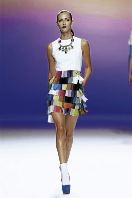 Sensualidad desbordante en Mercedes Benz Madrid