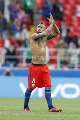 Arturo Vidal niega haberle dicho 'engreído' a Cristiano Ronaldo