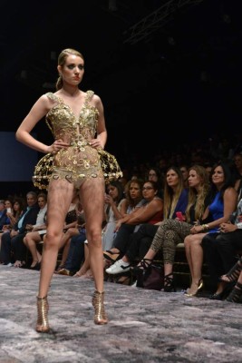 lirio dedica colección a Óscar de la Renta &nbsp;&nbsp;