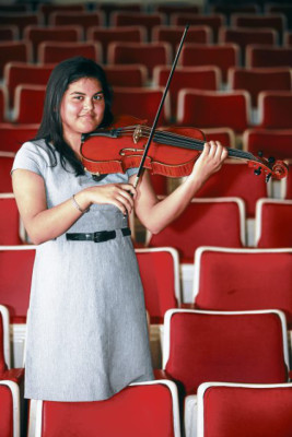 'Yo seré la maestra de viola que necesita mi escuela”