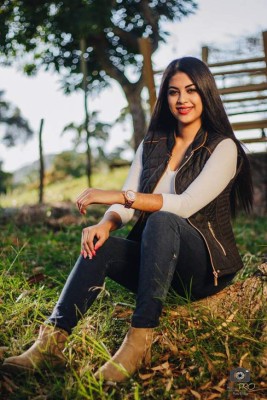 Leticia Casco, la hermosa presentadora danlidense que cautiva con su talento