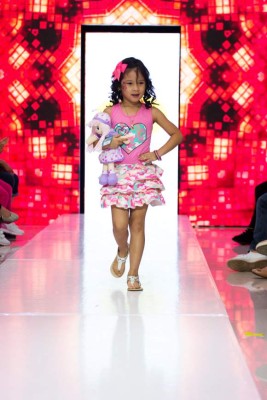 Ternura a flor de piel en la semana de la moda infantil en Tegucigalpa