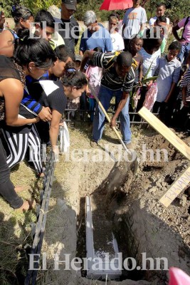 Adiós a Briana, víctima mortal de incendio en Feria del Agricultor