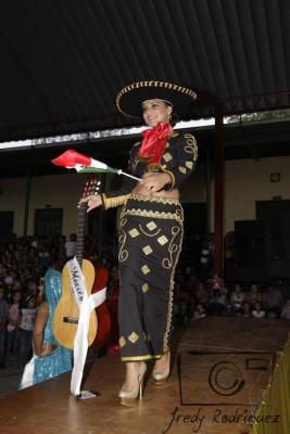 Sabanagrande presume sus bellas mujeres en feria tradicional
