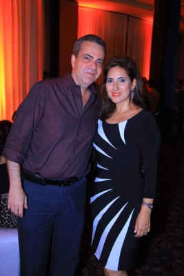 Ruth Marie de Sabillón llegó a las cinco décadas entre abrazos y sorpresas