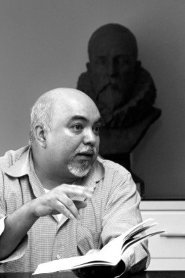 León Leiva Gallardo: 'La razón miente más que la poesía”